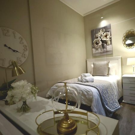 Menlyn Maine Luxury Rentals Претория Екстериор снимка