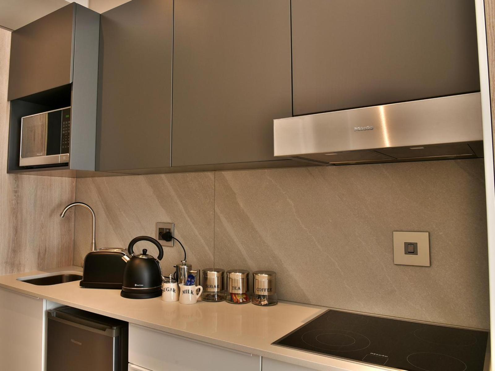 Menlyn Maine Luxury Rentals Претория Стая снимка