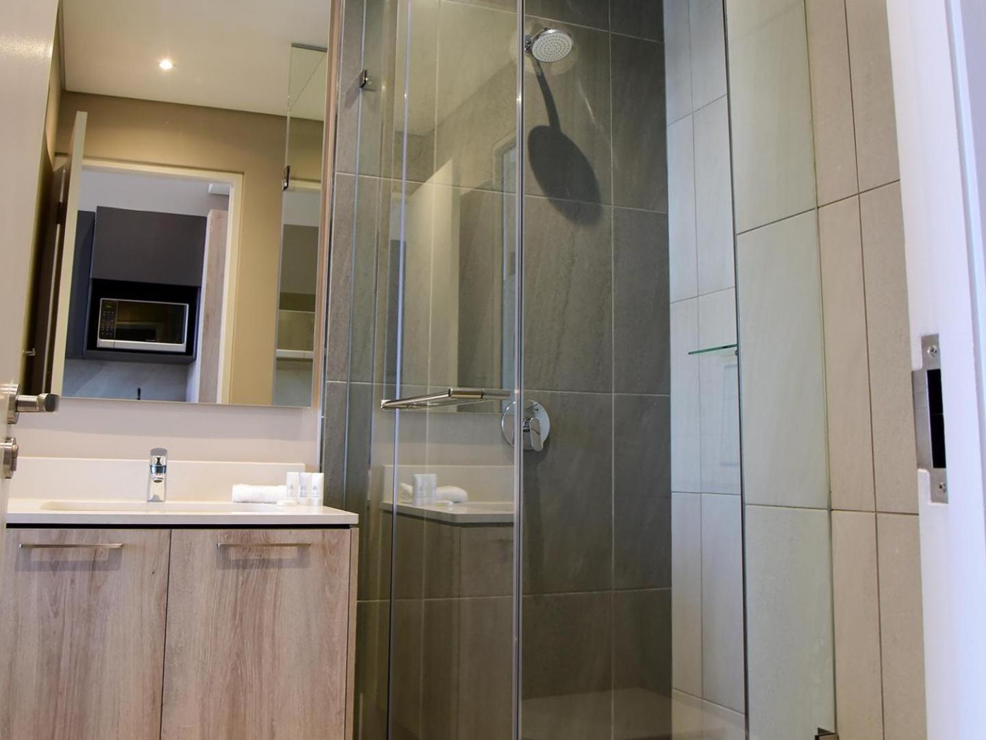 Menlyn Maine Luxury Rentals Претория Стая снимка