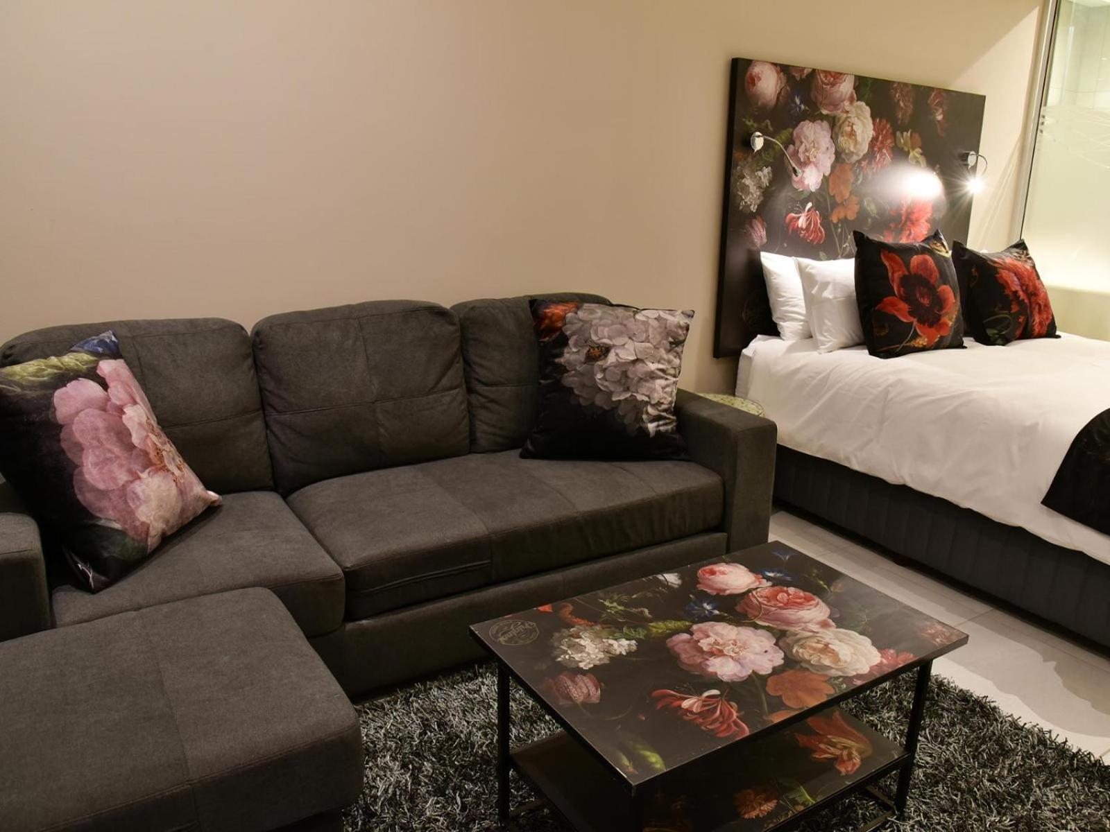 Menlyn Maine Luxury Rentals Претория Стая снимка