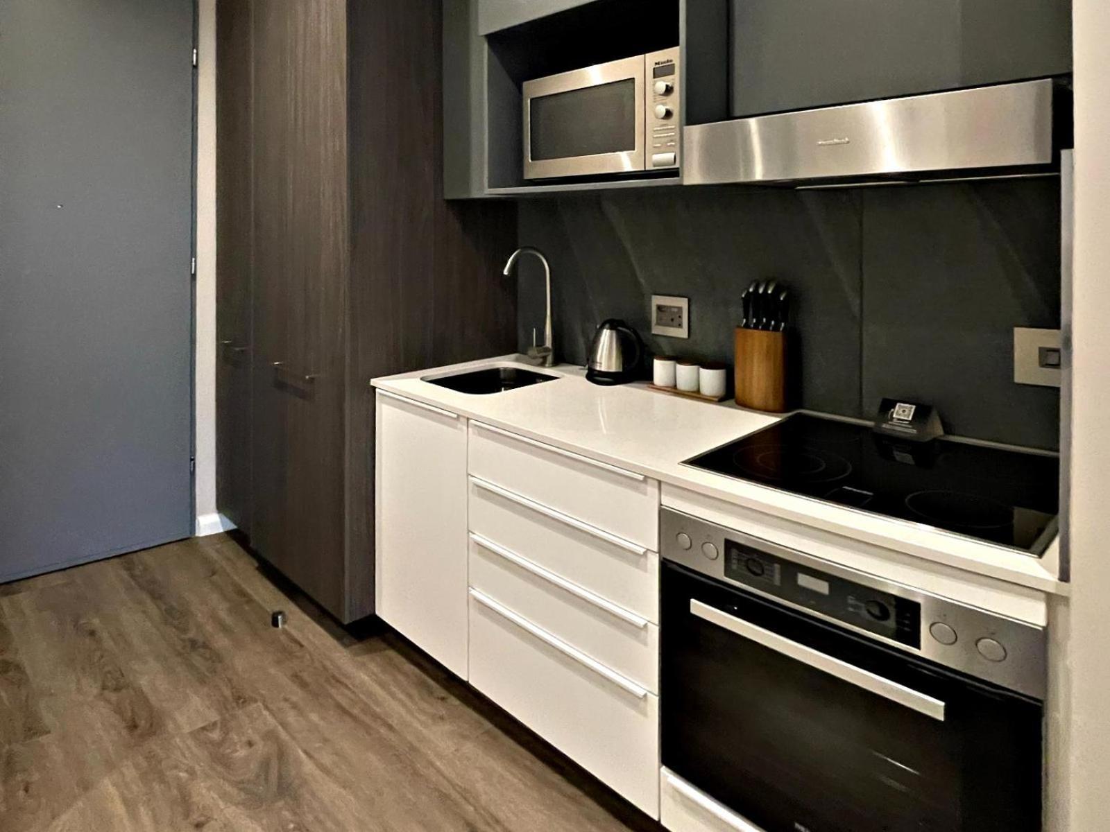 Menlyn Maine Luxury Rentals Претория Екстериор снимка