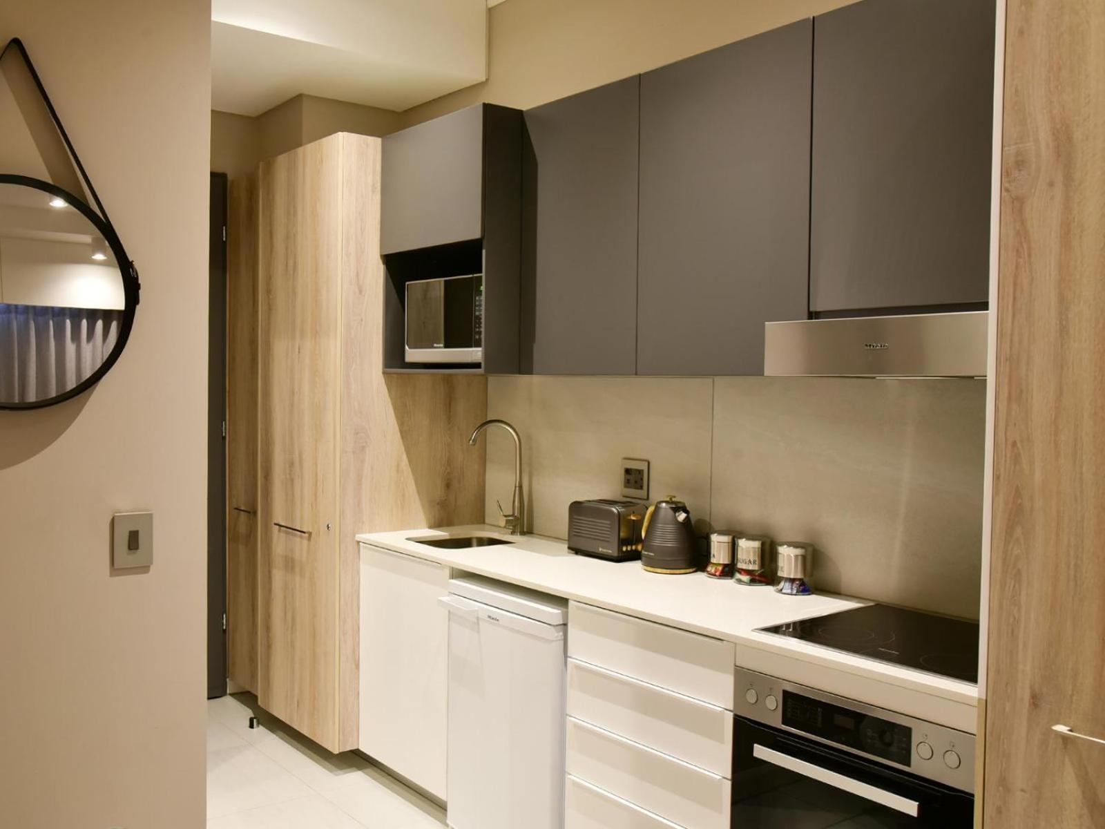 Menlyn Maine Luxury Rentals Претория Стая снимка