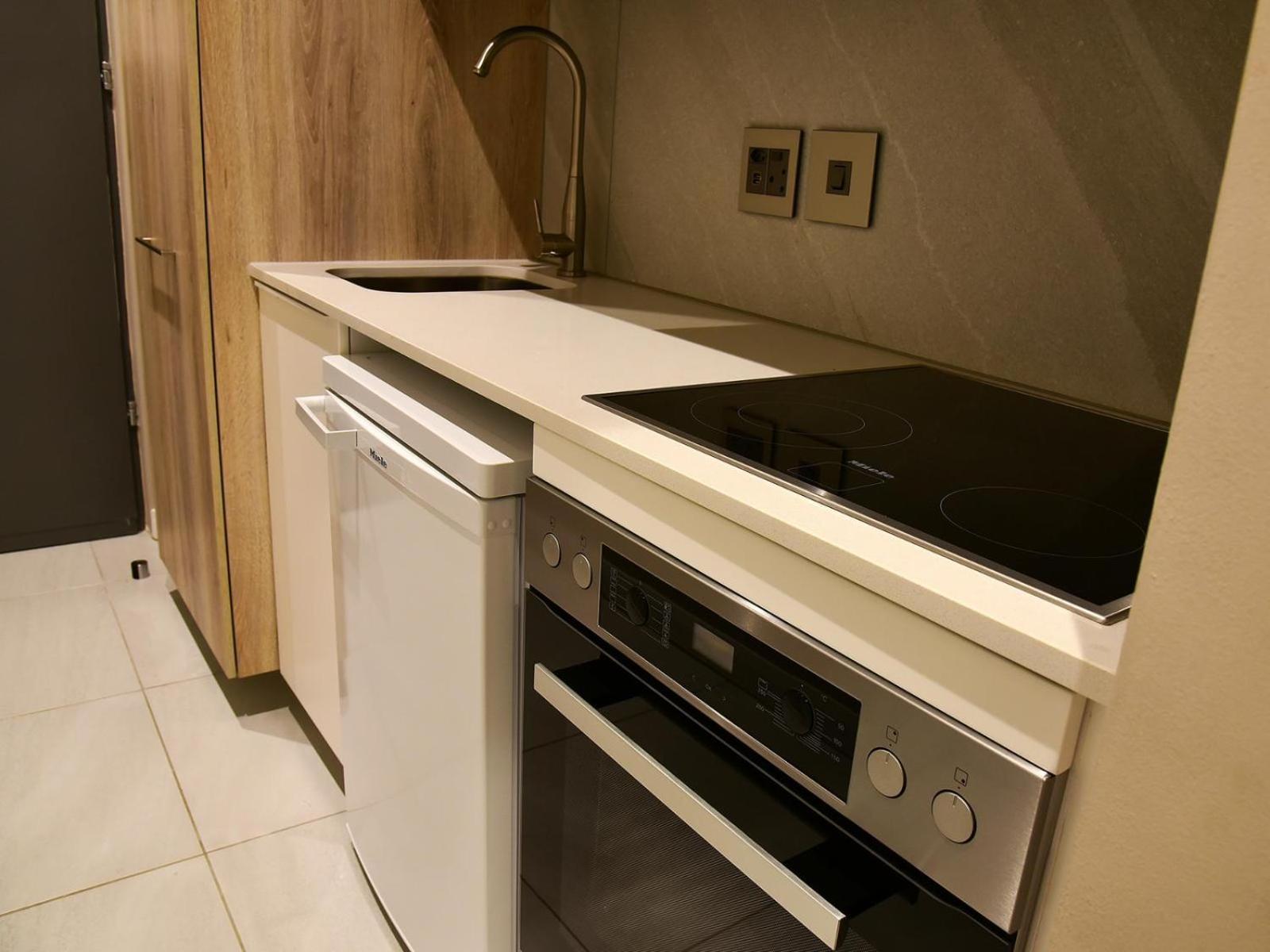 Menlyn Maine Luxury Rentals Претория Стая снимка