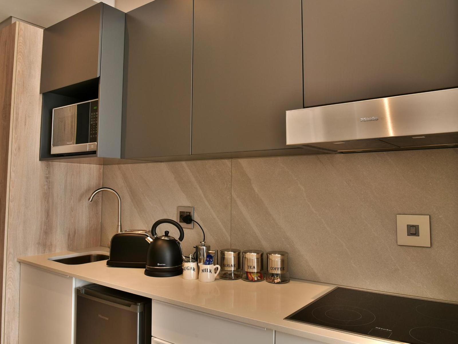 Menlyn Maine Luxury Rentals Претория Стая снимка