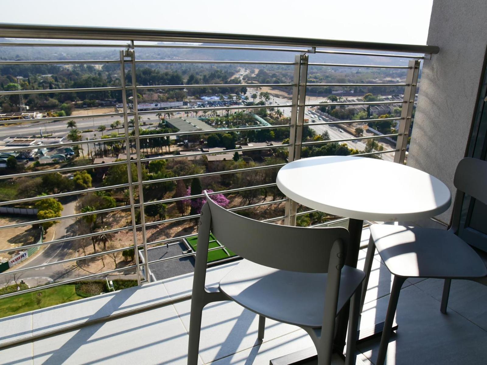 Menlyn Maine Luxury Rentals Претория Стая снимка