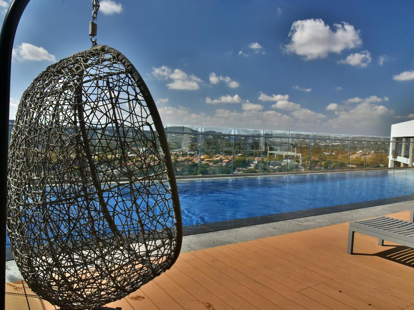 Menlyn Maine Luxury Rentals Претория Екстериор снимка