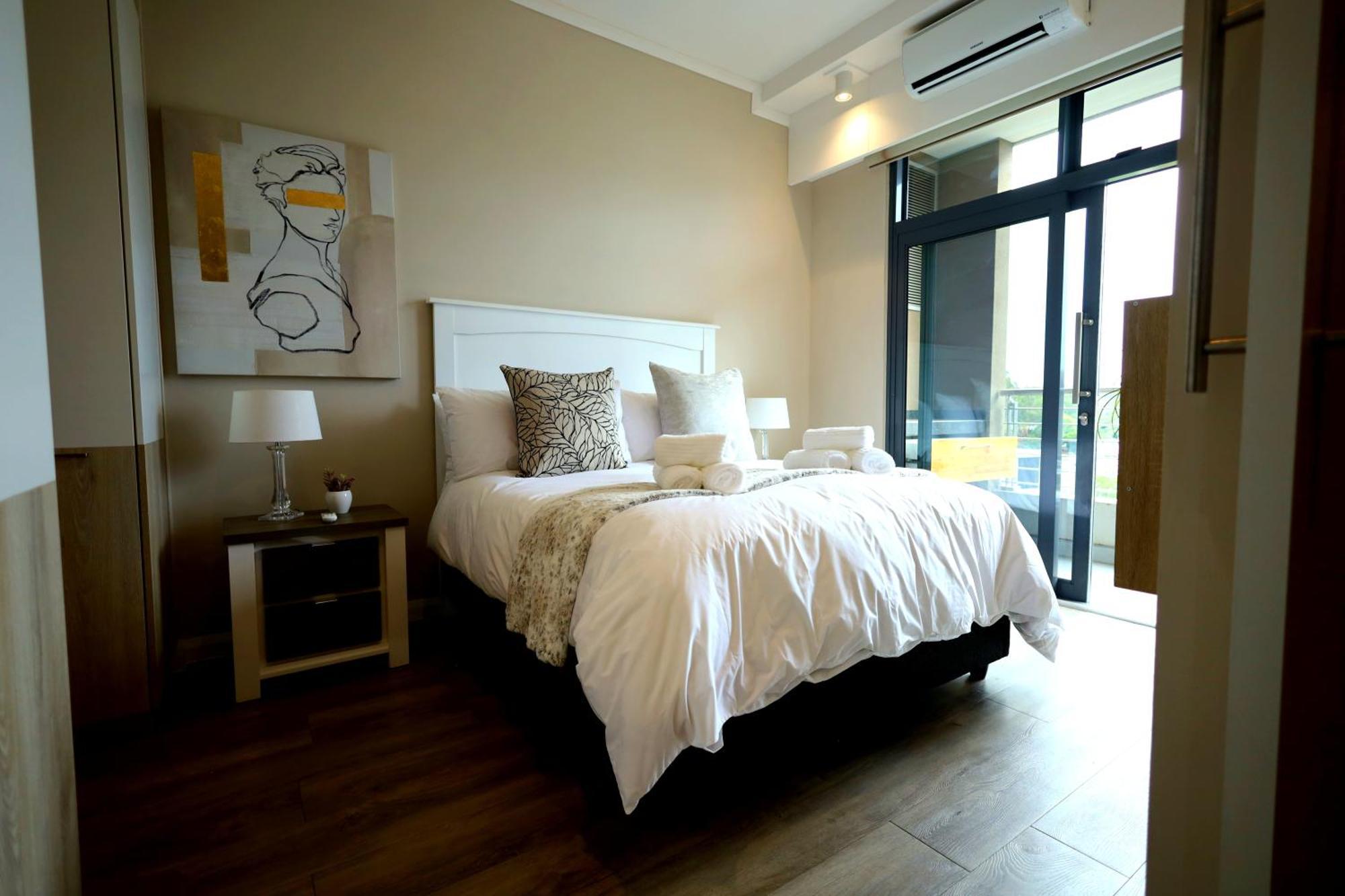 Menlyn Maine Luxury Rentals Претория Екстериор снимка