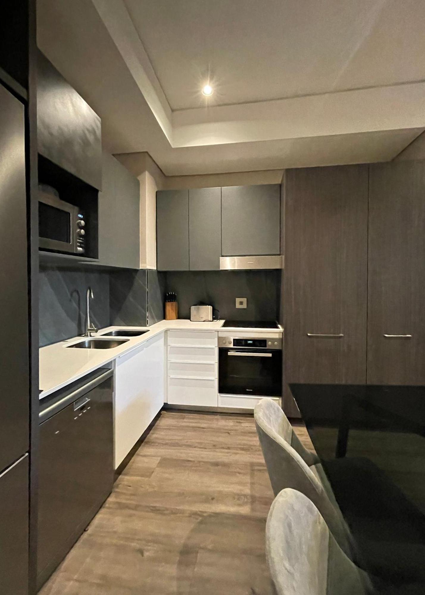 Menlyn Maine Luxury Rentals Претория Екстериор снимка