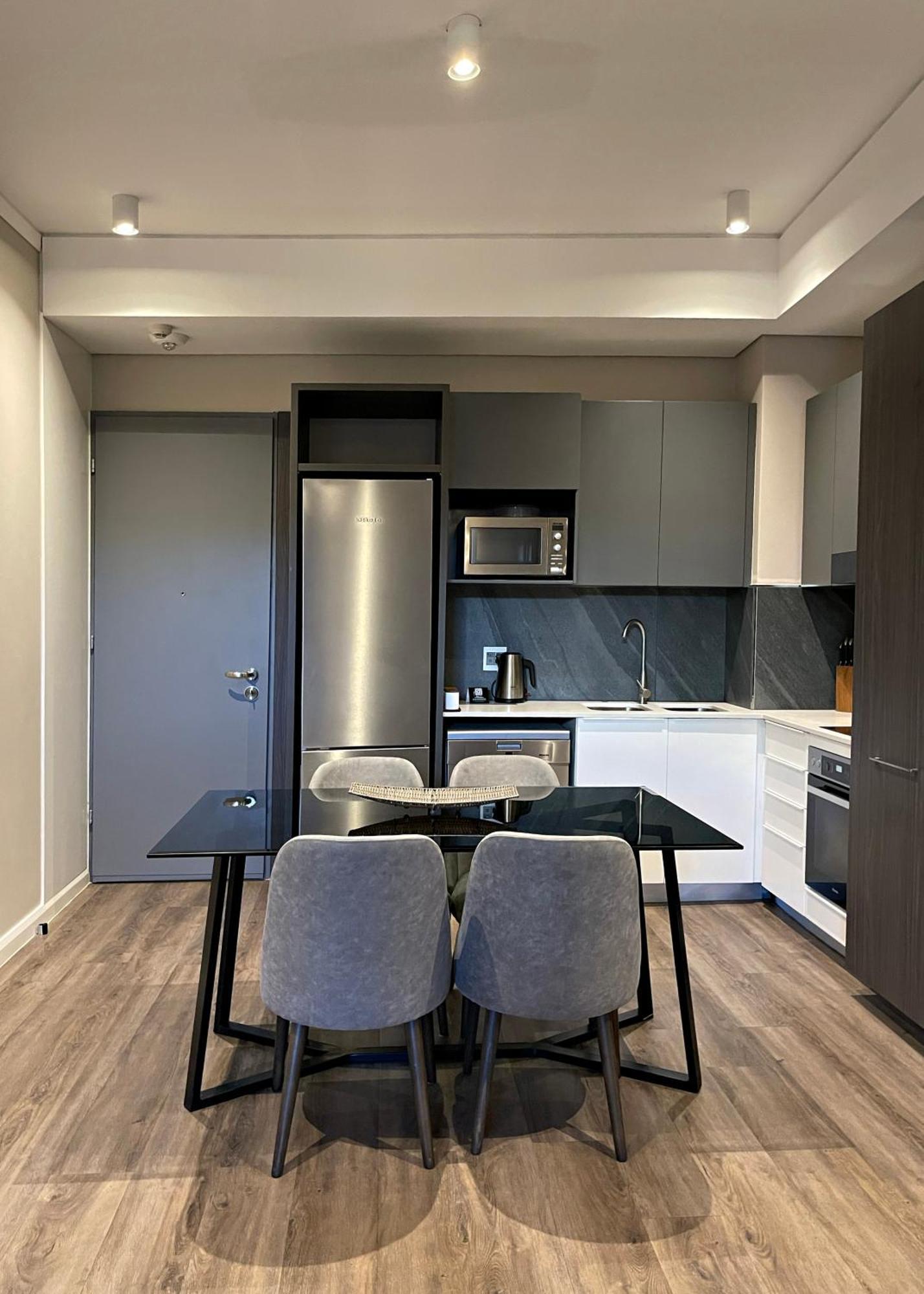 Menlyn Maine Luxury Rentals Претория Екстериор снимка