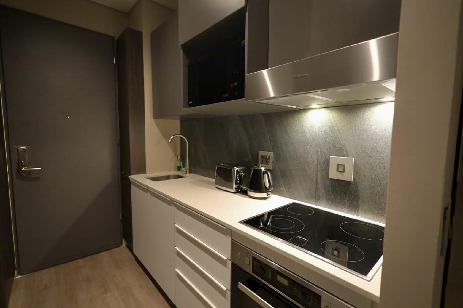Menlyn Maine Luxury Rentals Претория Екстериор снимка
