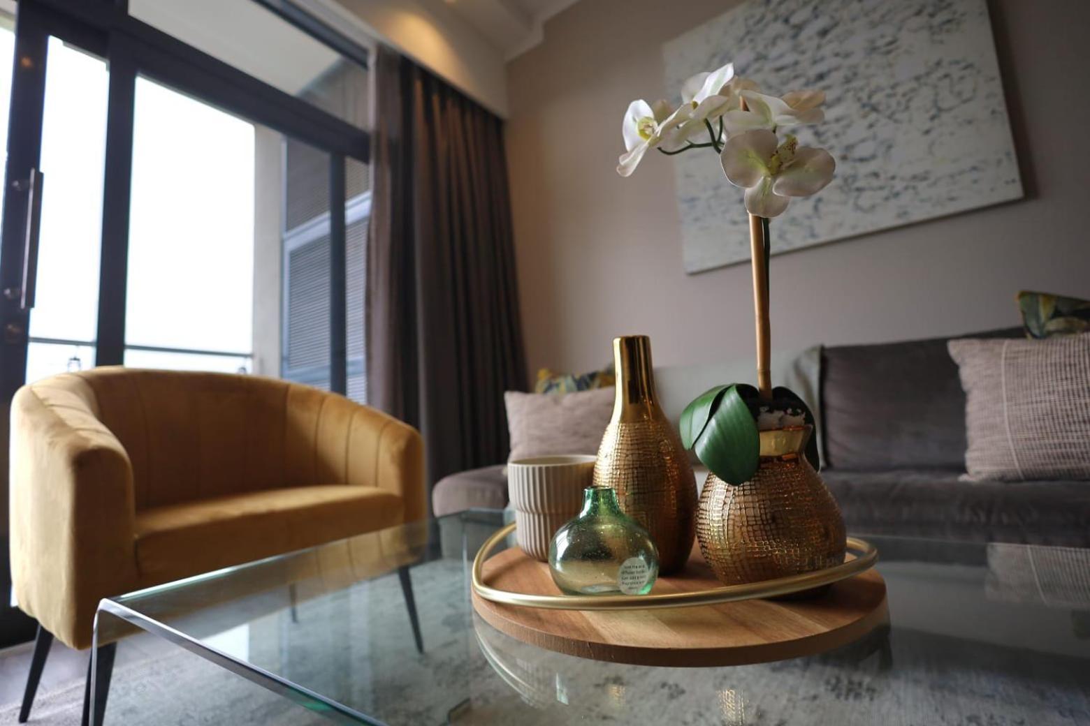 Menlyn Maine Luxury Rentals Претория Екстериор снимка