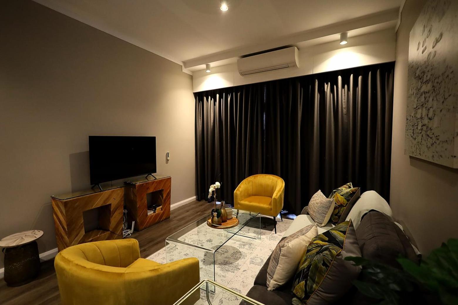 Menlyn Maine Luxury Rentals Претория Екстериор снимка