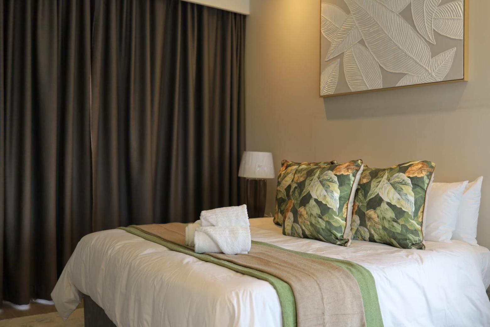 Menlyn Maine Luxury Rentals Претория Екстериор снимка