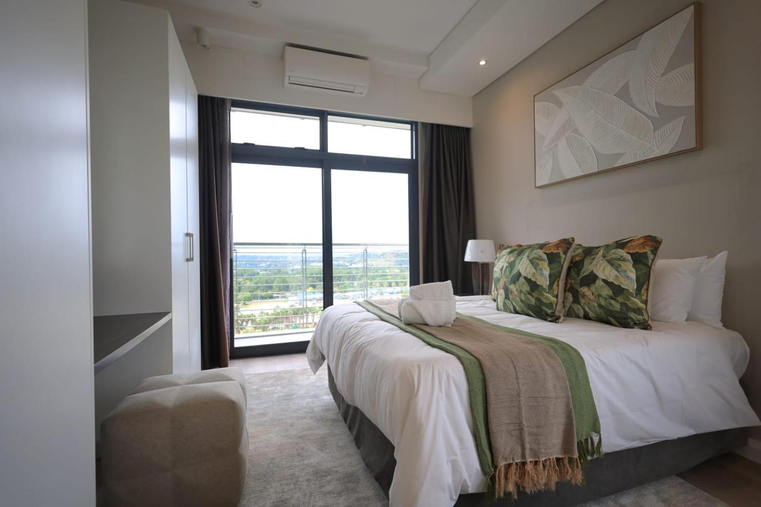 Menlyn Maine Luxury Rentals Претория Екстериор снимка